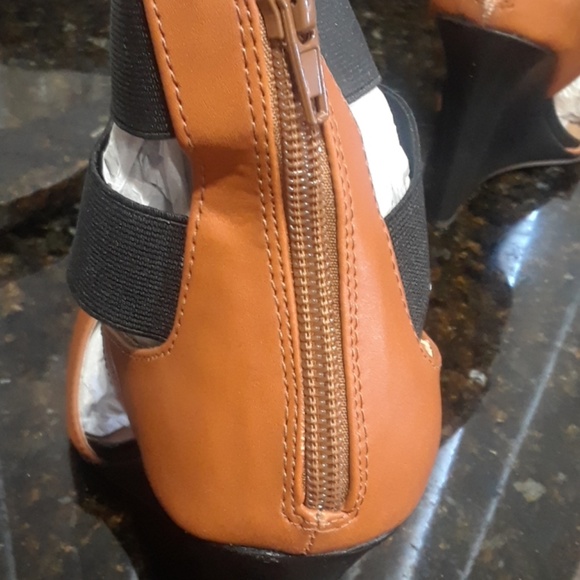 Pamela shoes 8.5 - Picture 7 of 8